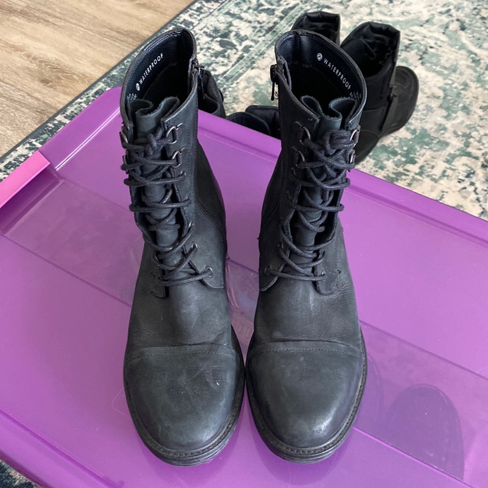 Blondo mid calf combat / moto boots. Waterproof.